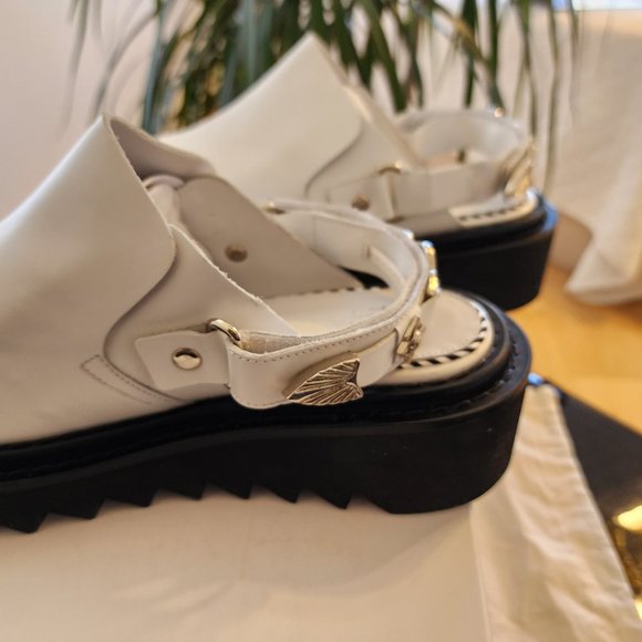 Toga Virilis White Buckle Flats Mens EU 41/ Womens EU 40 - Picture 2 of 5